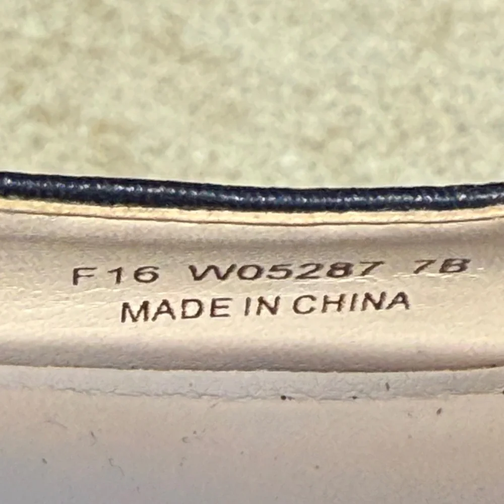 Cole Haan Wedge Pumps 7B Navy Blue Minimalist Leather Buckle Grand.OS W05287‎